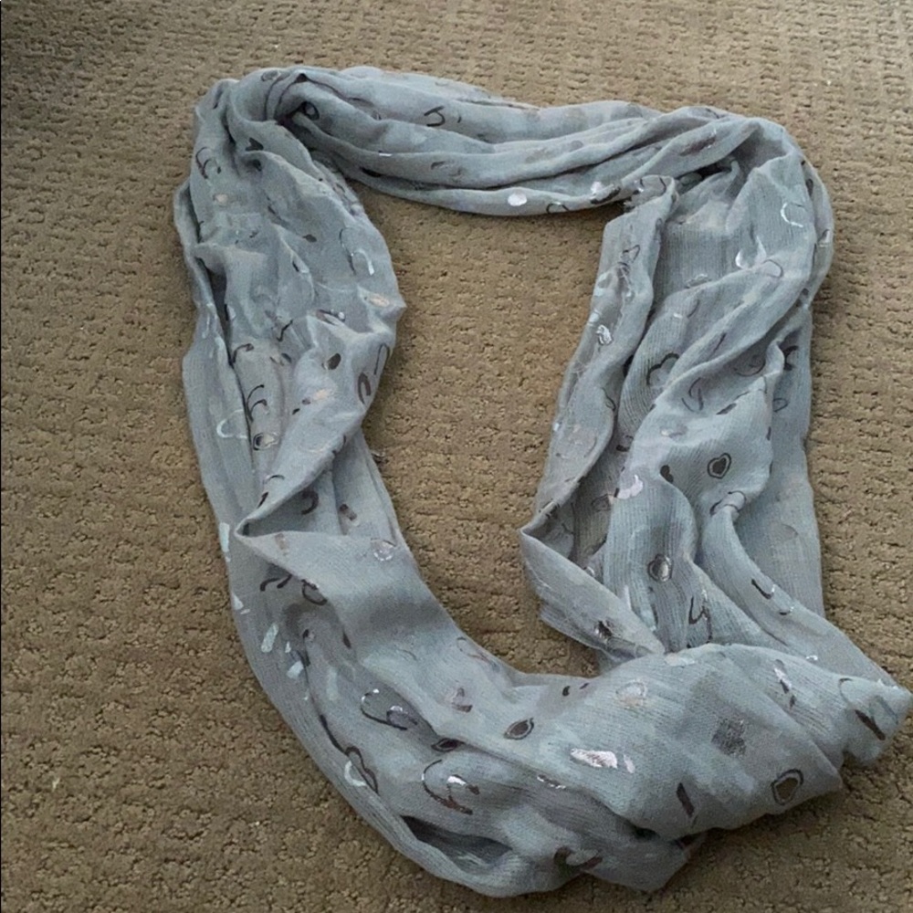 gray infinity scarf with silver hearts